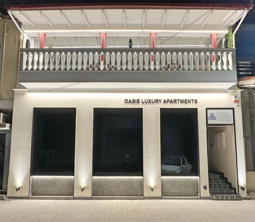 Oasis Luxury Apartments Eretria  Exterior photo