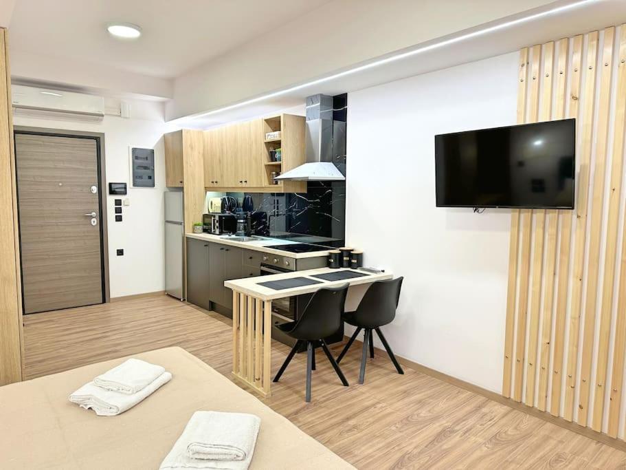 Oasis Luxury Apartments Eretria  Exterior photo
