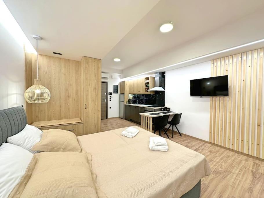 Oasis Luxury Apartments Eretria  Exterior photo