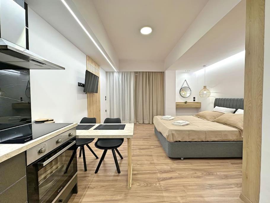 Oasis Luxury Apartments Eretria  Exterior photo