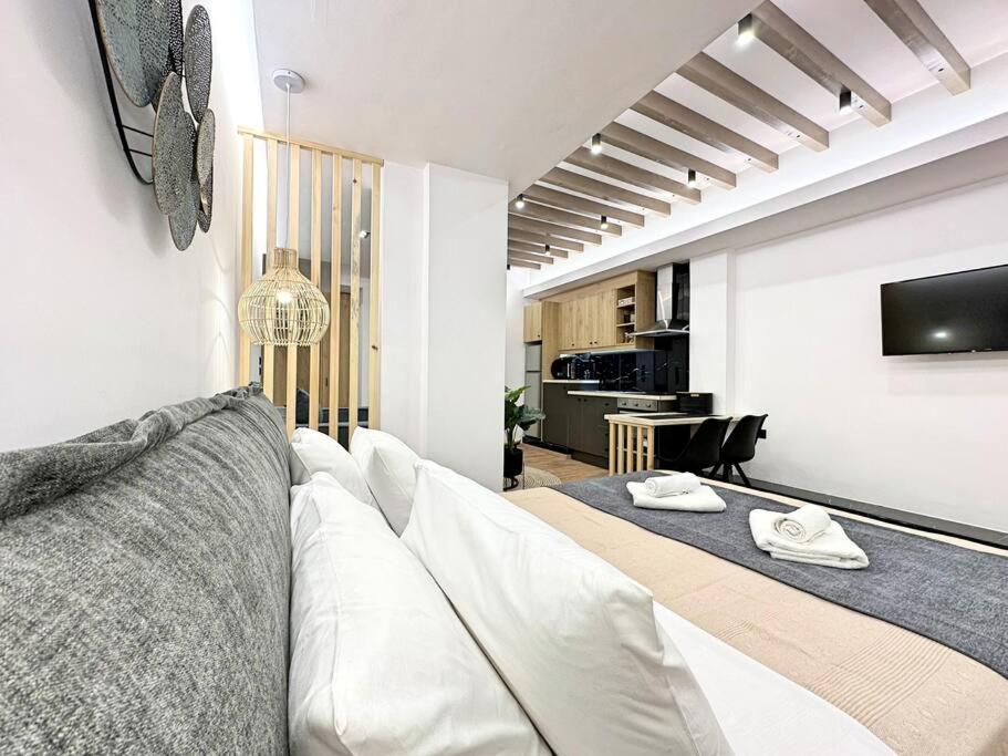 Oasis Luxury Apartments Eretria  Exterior photo